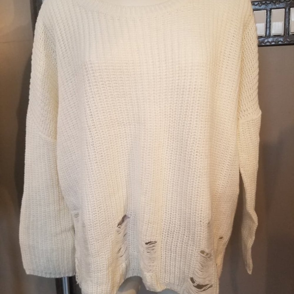White Distressed Grunge Style Women's Sweater ~New Without Tags~